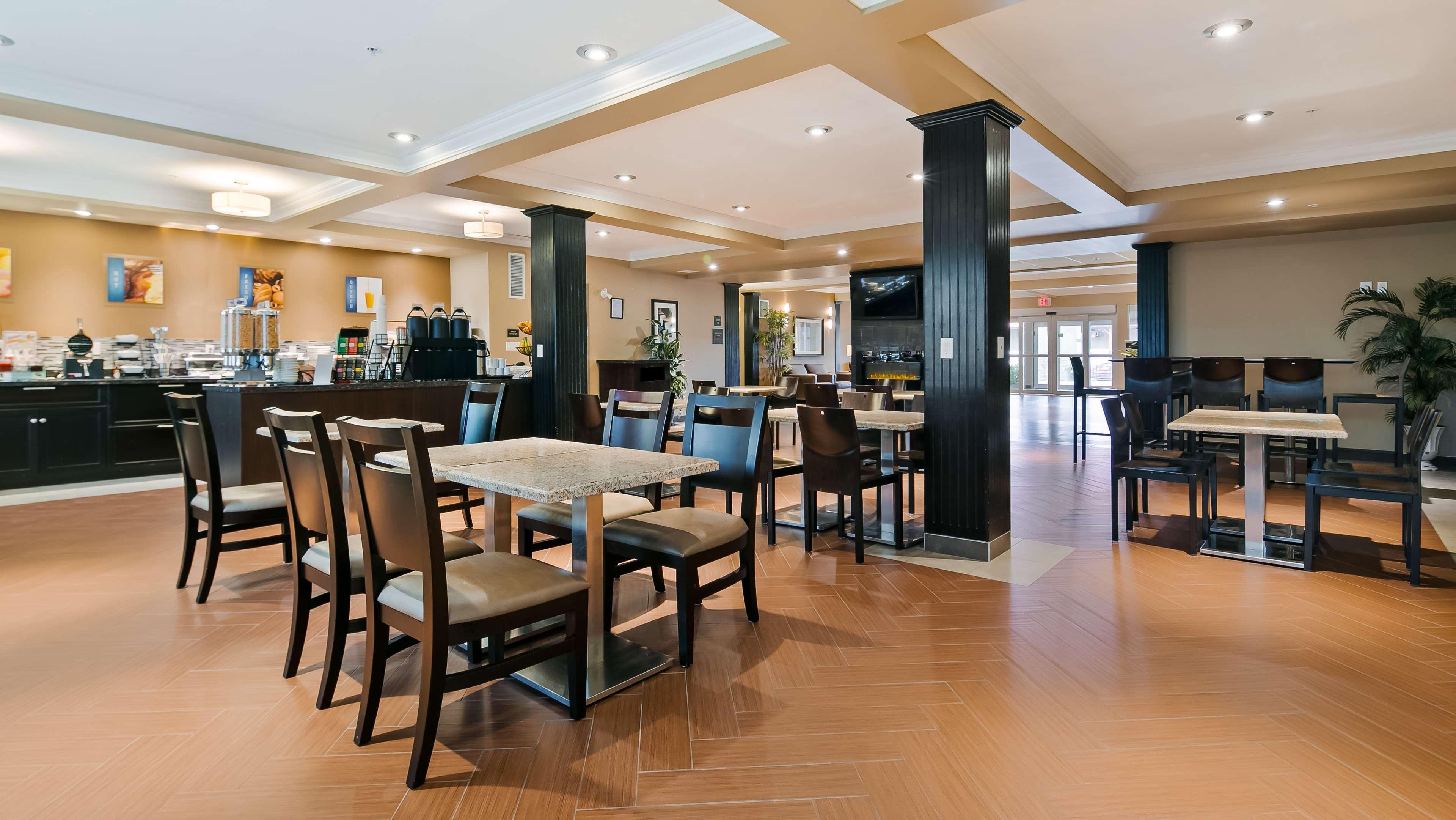 Best Western Plus Peace River Hotel&Suites Exterior foto